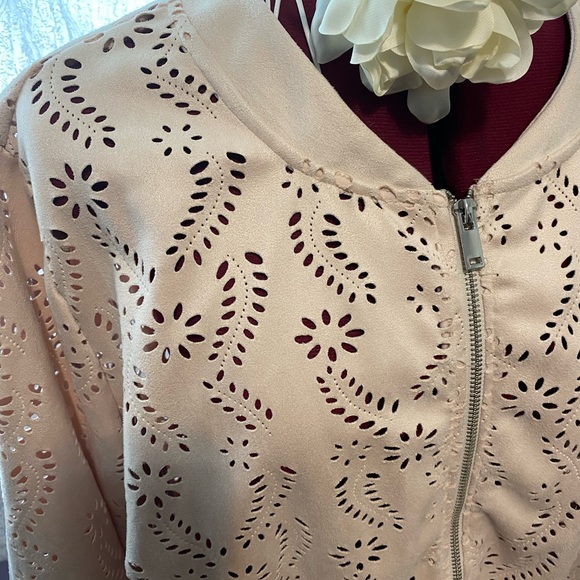 Dex Bomber Jacket - Picture 4 of 9